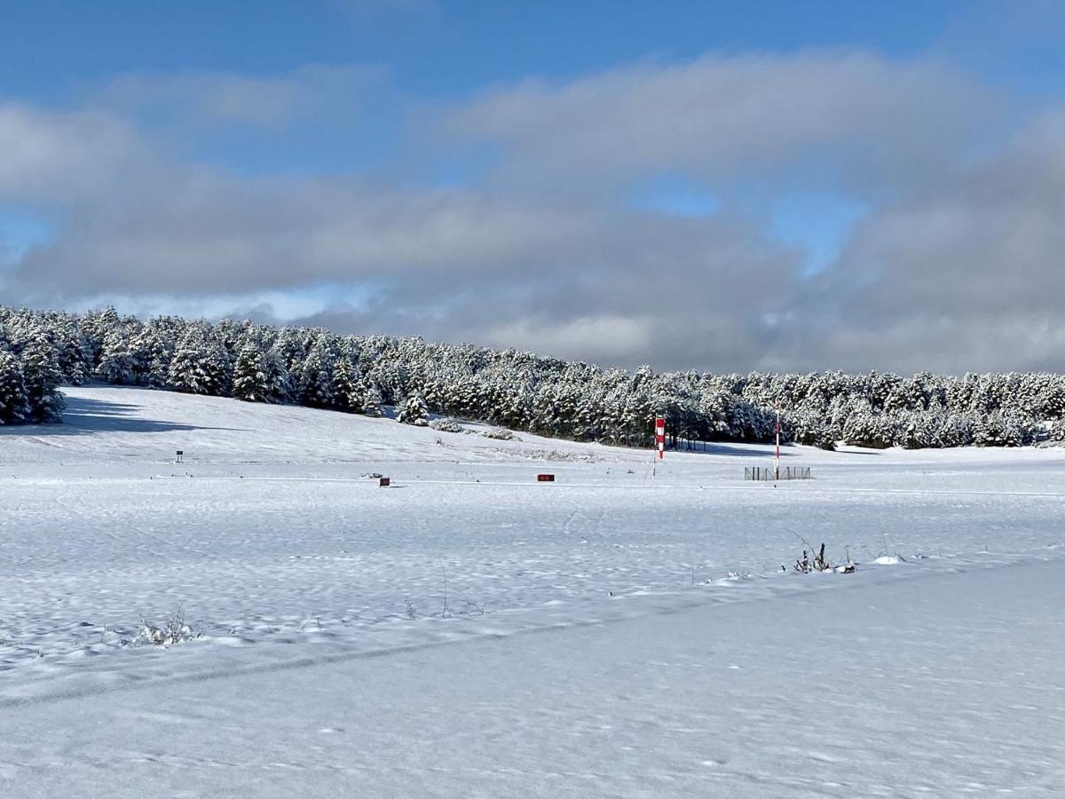 Ecole De Pilotage Ulm Lozere Holiday home Mende